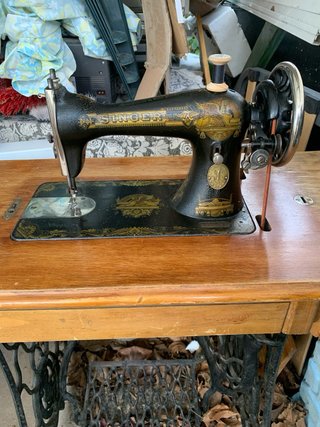 Máquina de coser Singer antigua