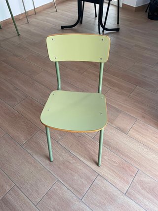 Silla escolar madera y acero apilable