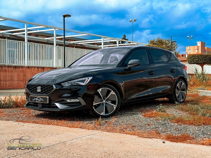 SEAT León 2.0TDI CR S&S FR DSG desde 289€/mes* - foto 1