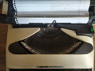 2 Máquinas de Escribir Olivetti (Lettera 12 y 35)