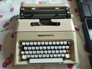2 Máquinas de Escribir Olivetti (Lettera 12 y 35)