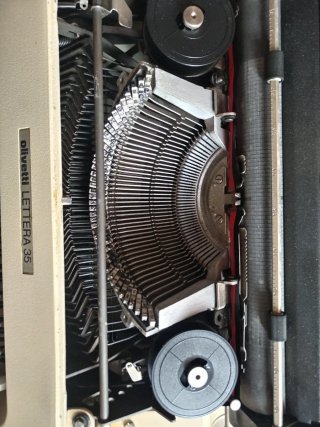 2 Máquinas de Escribir Olivetti (Lettera 12 y 35)