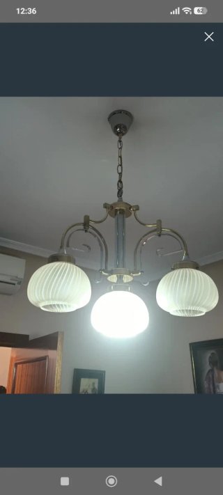 Lámpara colgante de cristal y metal