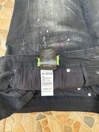Pantalón vaquero My brand negro con toques rosa