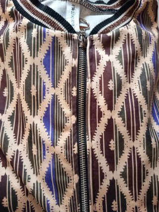 Chaqueta Bomber Ligera Estampada
