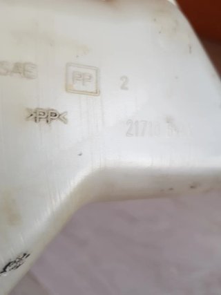 Depósito expansión Nissan Primera
