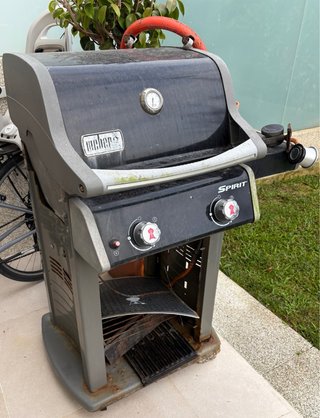 Barbacoa Weber Spirit Rota y Oxidada