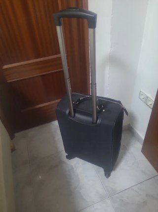 Maleta pequeña de viaje negra