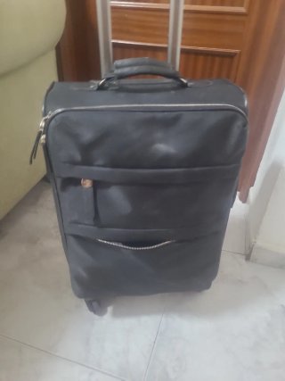 Maleta pequeña de viaje negra