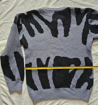 Jersey Estampado Abstracto Gris y Negro Talla S