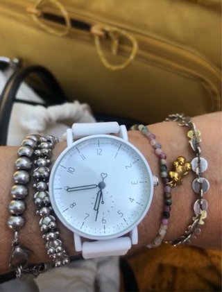Reloj de diseño blanco