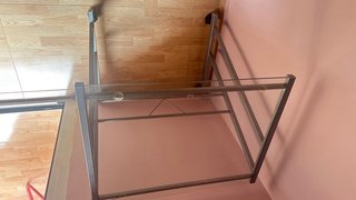 Mesa para TV u ordenador con ruedas
