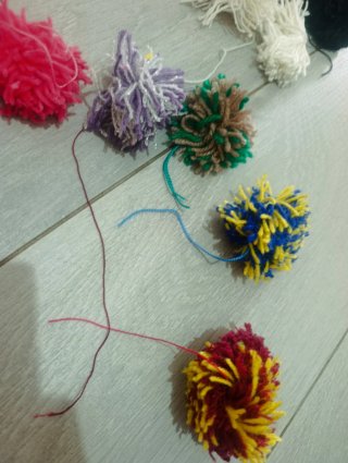 Pompones para Manualidad Decoración Alfombra