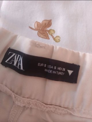 Zara Shorts Beige Talla M
