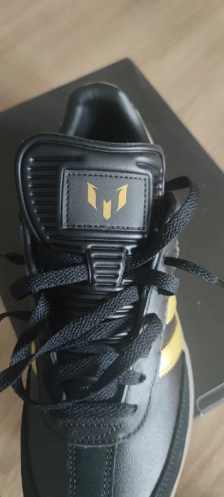 Zapatillas Adidas Messi Negras Doradas Nuevas