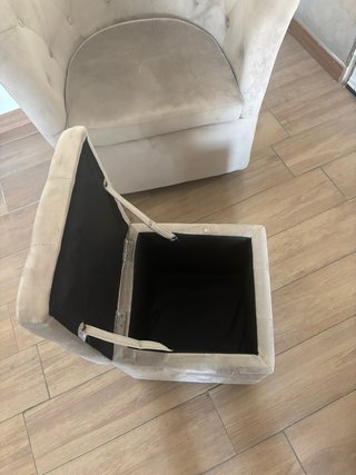 Poltrona e pouf contenitore velluto tortora