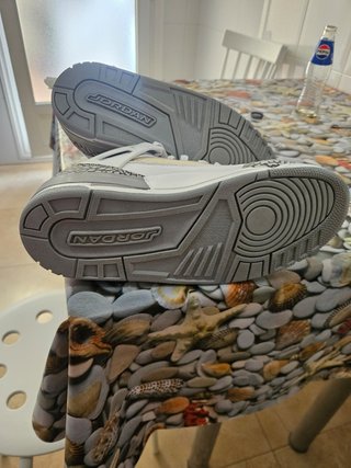 Jordan Zapatillas Blancas y Grises