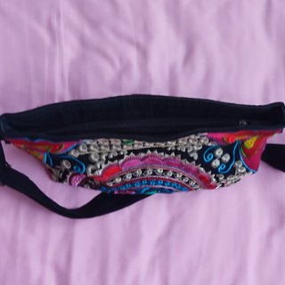 Bolso de hombro con bordado étnico multicolor