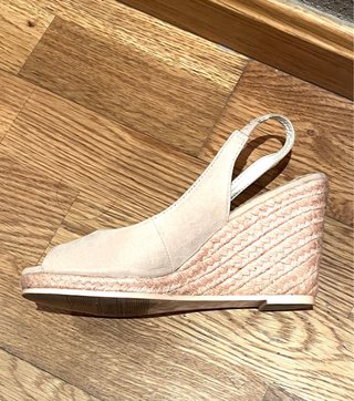 Sandalias cuña beige talla 36
