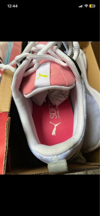 Zapatillas Puma Blancas y Rosas
