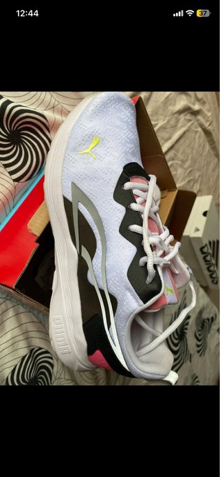 Zapatillas Puma Blancas y Rosas