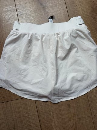 Falda deportiva Alo beige