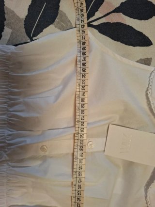 Blusa Zara blanca con volantes