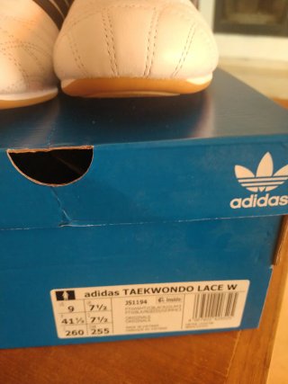 Zapatillas Adidas Blancas y Negras