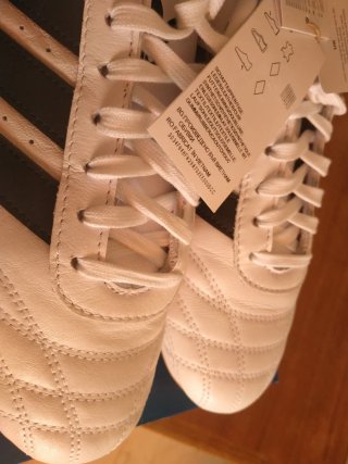 Zapatillas Adidas Blancas y Negras