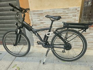 Bicicleta eléctrica B-TWIN con batería