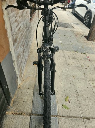 Bicicleta eléctrica B-TWIN con batería