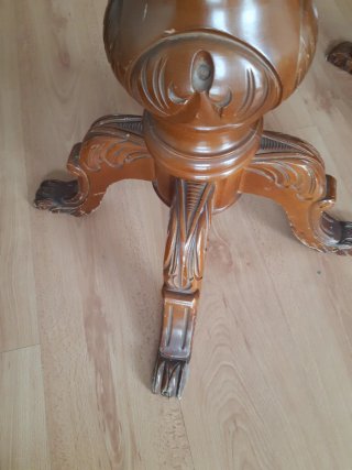 Mesa de comedor de madera