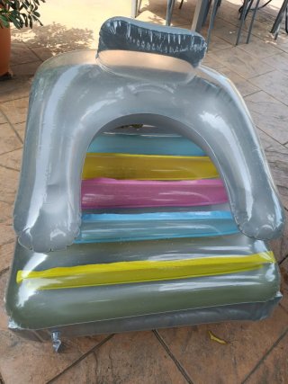 Sillón inflable para piscina multicolor