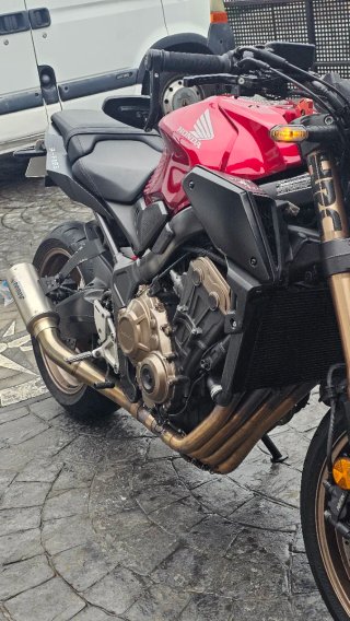 Honda CB650R 2022 - 27.000 km