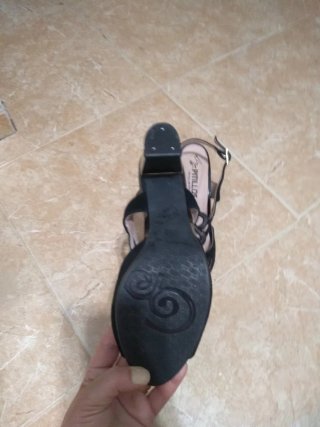 Sandalias Pitillos Negras y Plateadas