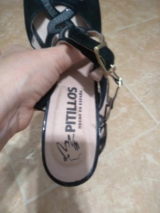 Sandalias Pitillos Negras y Plateadas