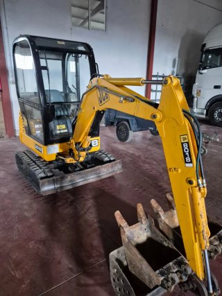 Mini Excavadora JCB 8018