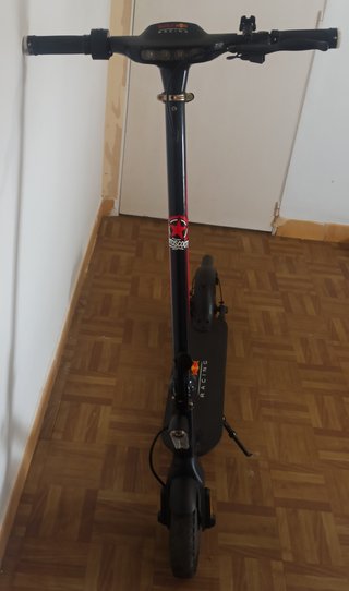 Patinete Eléctrico Red Bull Racing 10