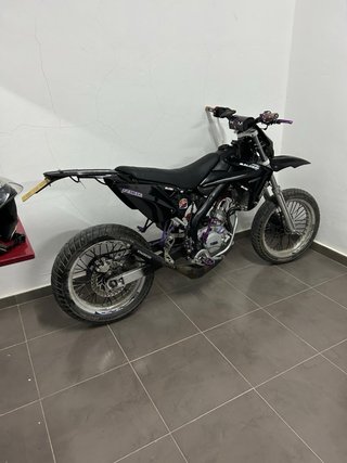 Rieju MRT Supermotard Negra y Morada (CAMBIO)