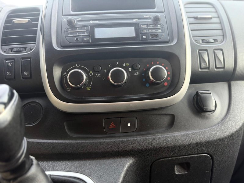 Renault Trafic 2020, foto 14