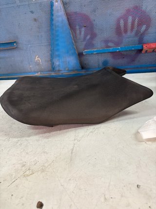 Asiento Honda Hornet 750 2023