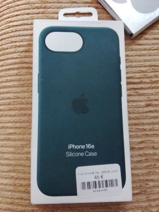 Funda iPhone 16e Silicona Verde Lago