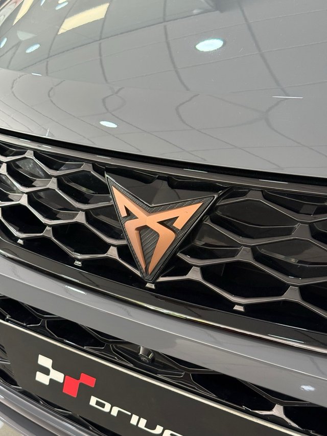 Cupra Ateca Limited Edition AKRAPOVIC !!