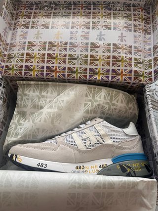 Zapatillas Premiata Beige y Blancas