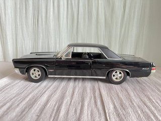 Maisto 1:18 Pontiac GTO