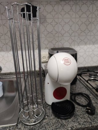 Cafetera Dolce Gusto Blanca regalo porta cápsulas