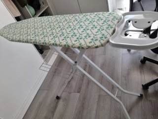 Tabla de planchar con soporte