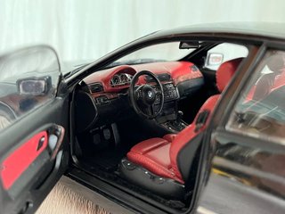 Kyosho 1:18 BMW 325ti E46 Compact Nero