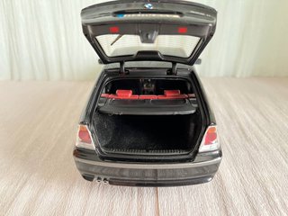 Kyosho 1:18 BMW 325ti E46 Compact Nero