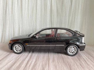 Kyosho 1:18 BMW 325ti E46 Compact Nero
